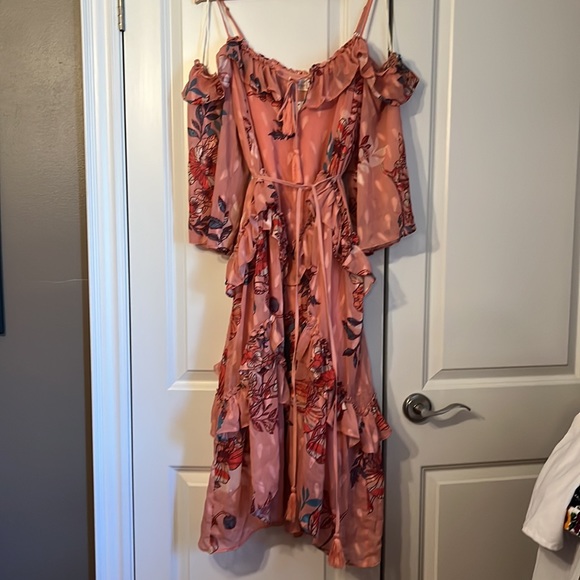 Blush pink flowy dress - Picture 2 of 4